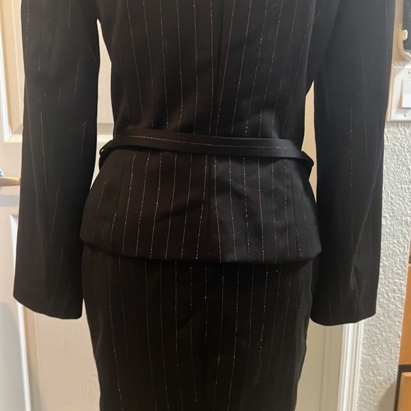 Lined Metallic pink pinstripe 3 piece Elizabeth Wessel Suit - Picture 11 of 17